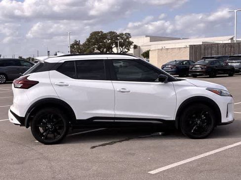Used 2024 Nissan Kicks SR image 7