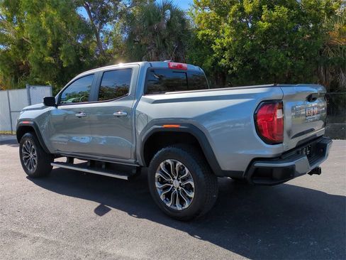 Used 2023 GMC Canyon Denali image 6