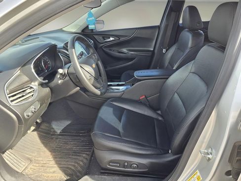 Used 2017 Chevrolet Malibu LT w/ Leather Package image 10