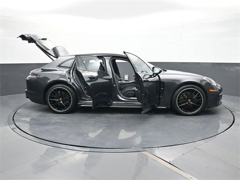 Certified 2023 Porsche Panamera 4 w/ Assistance Package image 34