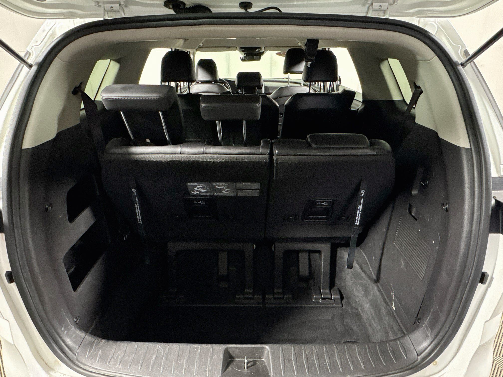 Used 2022 Kia Carnival LX FWD image 26