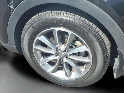 Used 2017 Hyundai Santa Fe Limited FWD image 18
