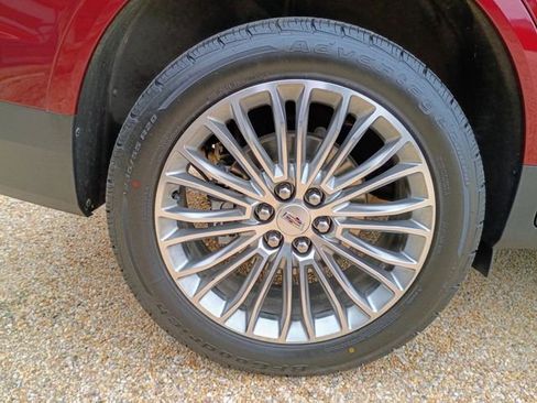 Used 2017 Cadillac XT5 Premium Luxury w/ Advanced Security Package image 18