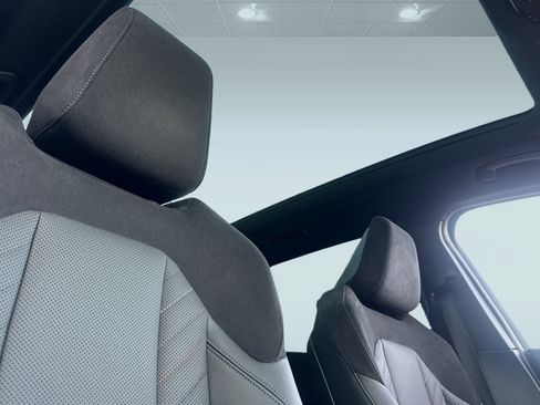 Used 2025 BMW X3 M50 w/ Premium Package image 27