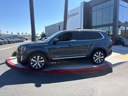 Used 2022 Kia Telluride S FWD image 4