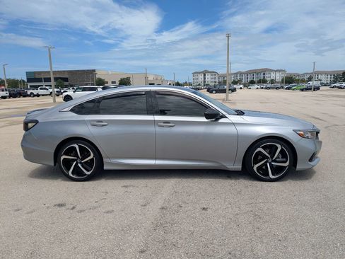 Used 2022 Honda Accord Sport image 3