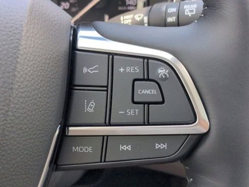 Used 2021 Toyota Highlander Limited image 27