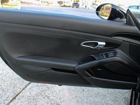 Used 2017 Porsche 718 Boxster S image 40