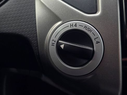 Used 2014 Toyota Tacoma w/ TRD Sport Package image 31