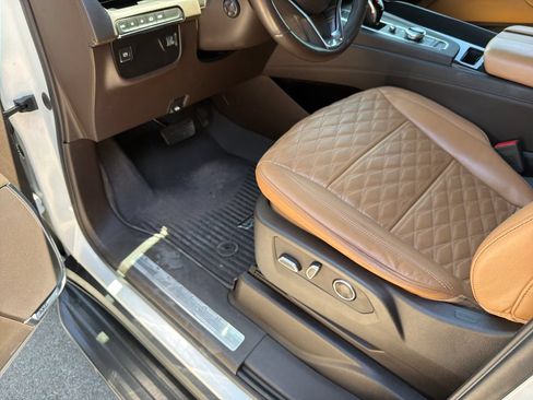 Used 2021 Cadillac Escalade ESV Premium Luxury AWD/4WD image 23