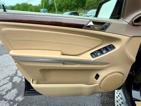 Used 2012 Mercedes-Benz GL 450 4MATIC image 13