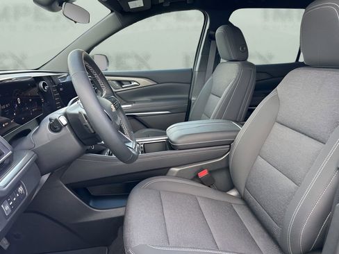 Used 2026 Chevrolet Traverse LT w/ Sun and Wheel Package AWD/4WD image 9