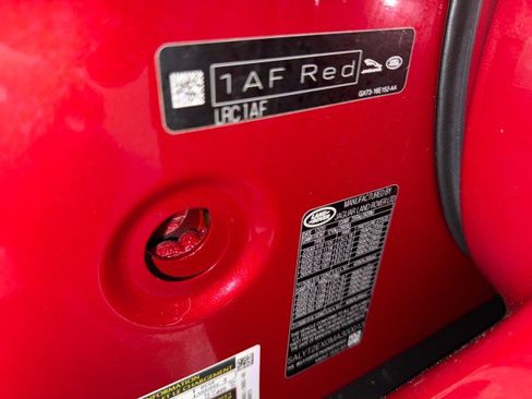 Used 2021 Land Rover Range Rover Velar R-Dynamic S image 90