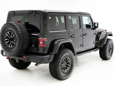 Used 2024 Jeep Wrangler Unlimited Rubicon AWD/4WD image 10
