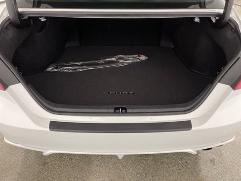 Used 2024 Toyota Camry SE image 11