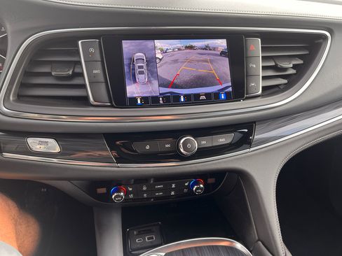 Used 2024 Buick Enclave Premium image 13