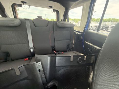 Used 2019 Jeep Wrangler Unlimited Rubicon AWD/4WD image 14