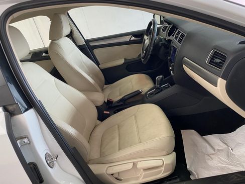 Used 2018 Volkswagen Jetta SE FWD image 8