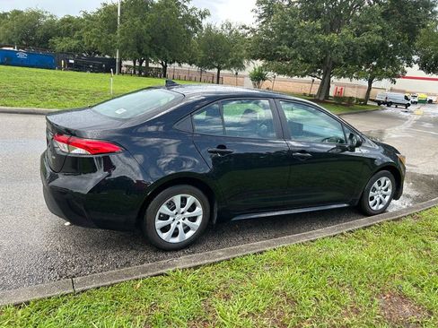 Used 2024 Toyota Corolla LE FWD image 6