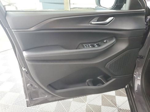 Used 2025 Jeep Grand Cherokee L Altitude image 28