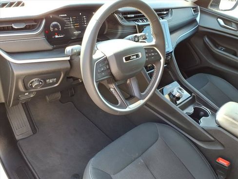 Used 2024 Jeep Grand Cherokee L Laredo AWD/4WD image 11