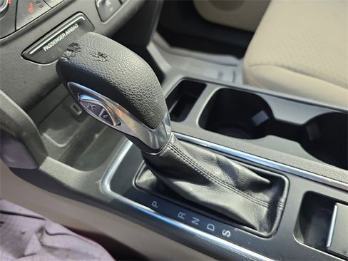 Used 2018 Ford Escape SE w/ SE Sync 3 Package image 24