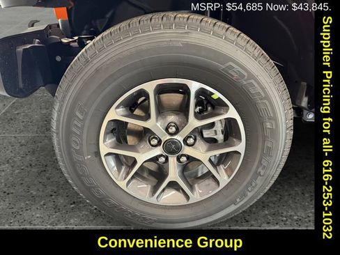 New 2025 Jeep Gladiator Sport image 5