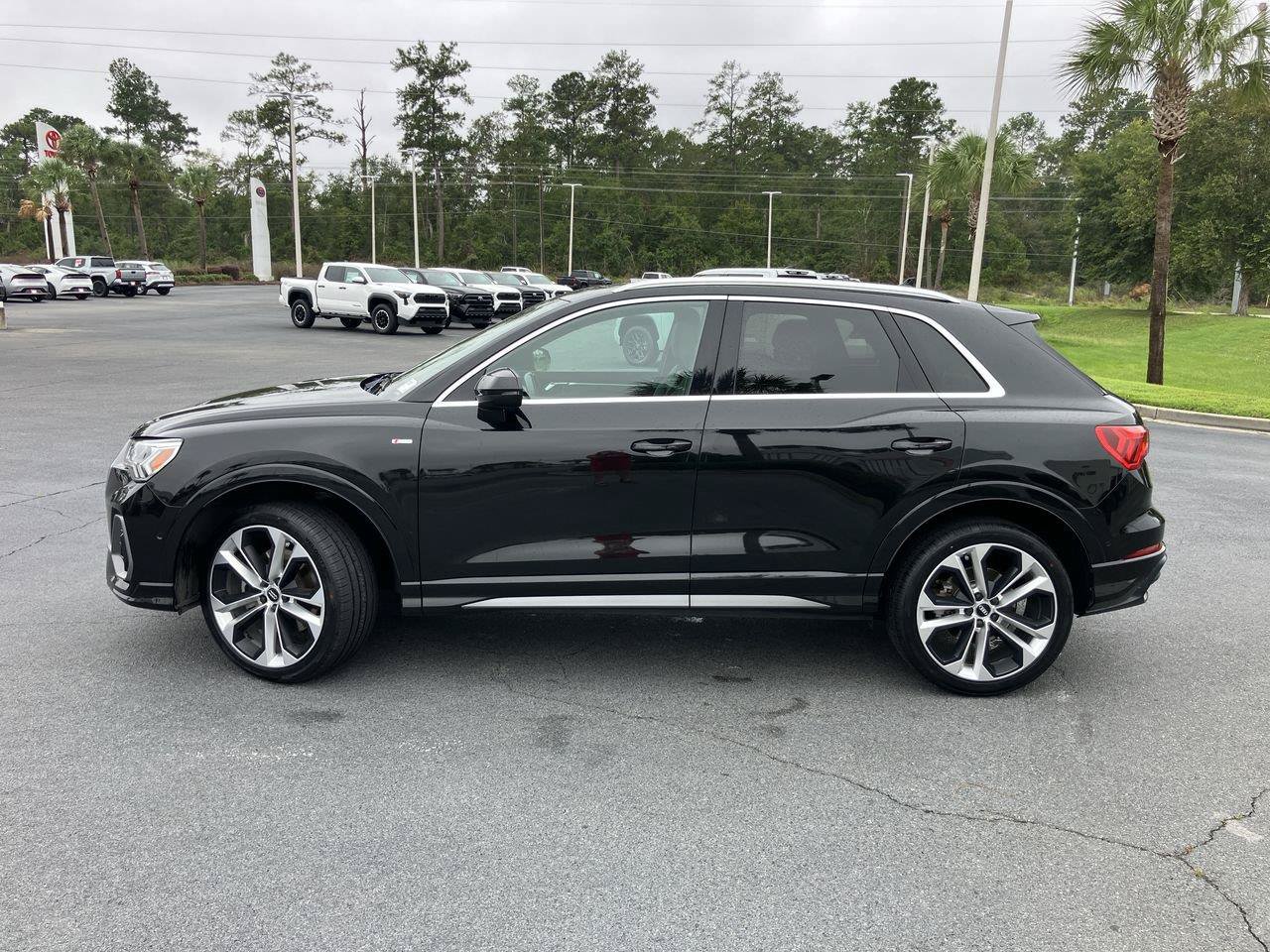 Used 2020 Audi Q3 2.0T Prestige w/ Prestige Package AWD/4WD image 2
