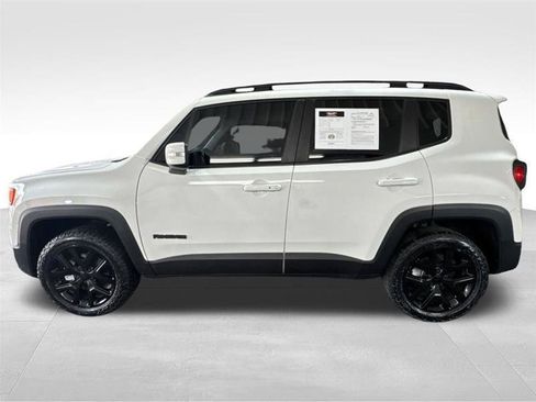 Used 2018 Jeep Renegade Altitude w/ UConnect 8.4 Nav Group AWD/4WD image 8