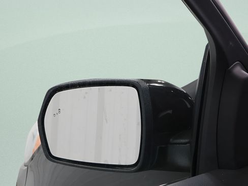 Used 2024 Ford Edge Titanium AWD/4WD image 23