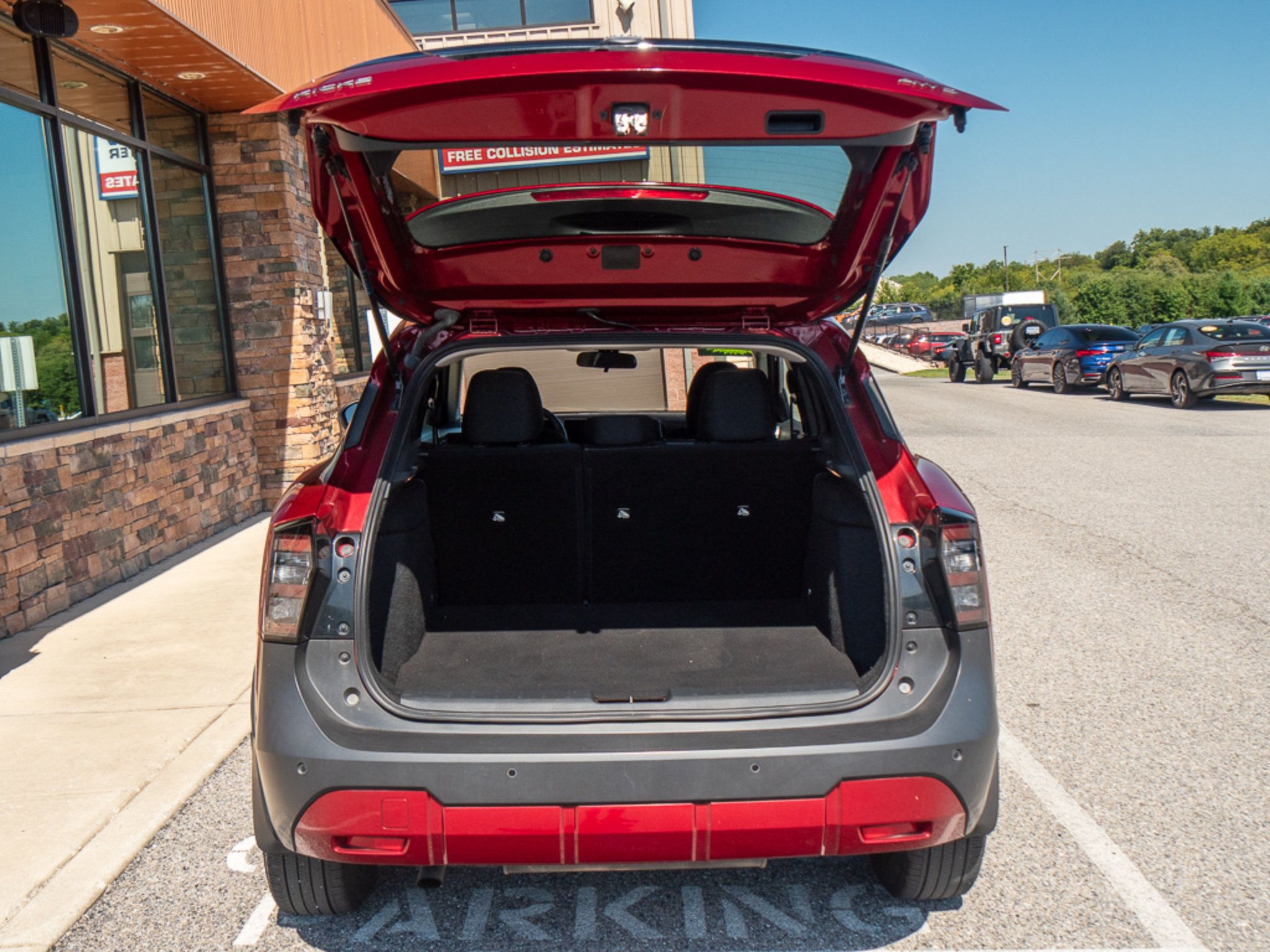 Used 2025 Nissan Kicks SV AWD/4WD image 25