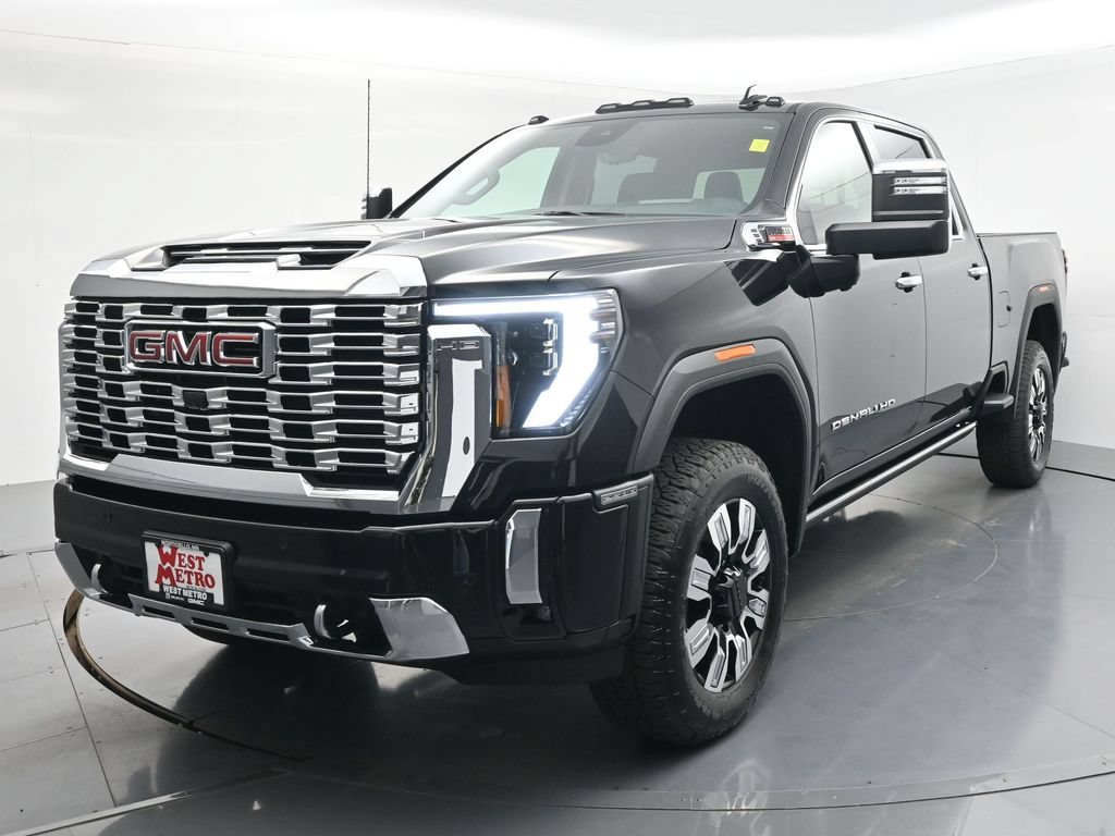 Used 2025 GMC Sierra 2500 Denali w/ Denali Reserve Package AWD/4WD image 3