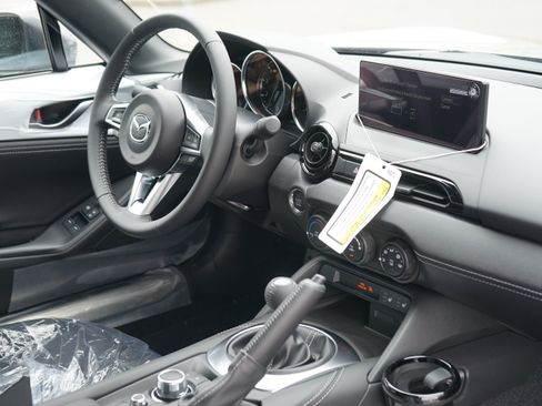 New 2026 MAZDA MX-5 Miata Club w/ Interior Package RWD image 12