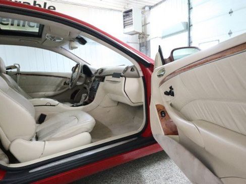 Used 2005 Mercedes-Benz CLK 320 Coupe image 10