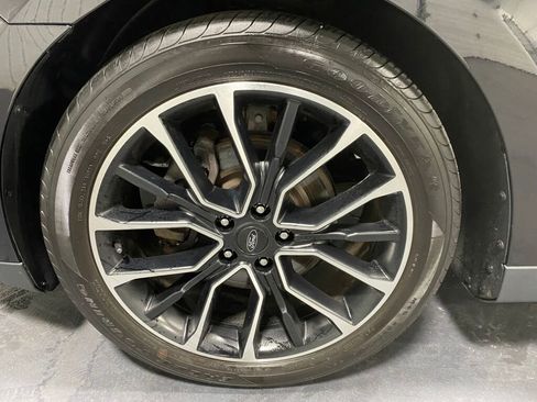 Used 2019 Ford Taurus SEL w/ Equipment Group 201A image 5