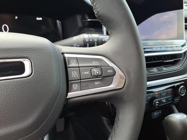 Used 2025 Jeep Compass Limited w/ High Altitude Package AWD/4WD image 18