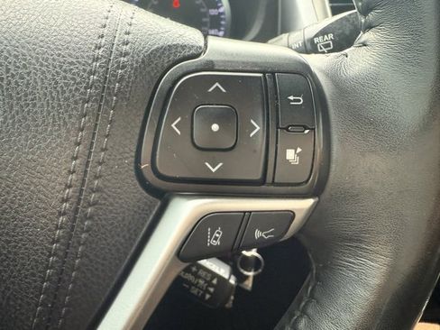 Used 2019 Toyota Highlander Plus image 10