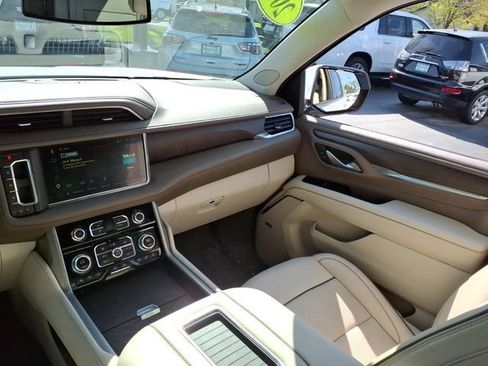 Used 2023 GMC Yukon XL Denali AWD/4WD image 23