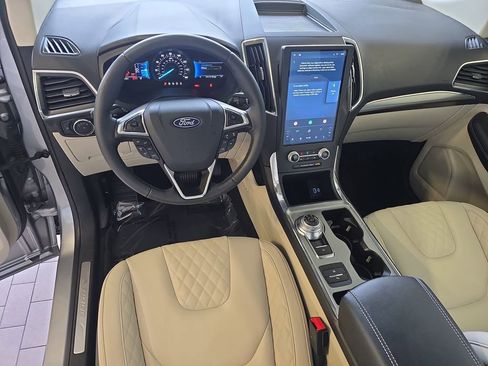 Used 2024 Ford Edge Titanium AWD/4WD image 16