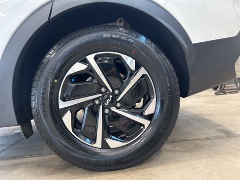 Certified 2023 Kia Sportage LX AWD/4WD image 28
