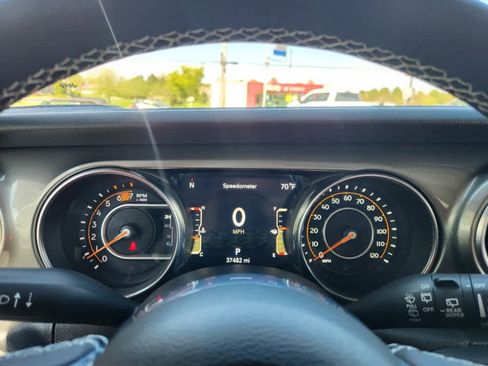 Used 2023 Jeep Wrangler Sahara w/ Cold Weather Group image 25