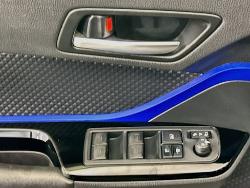 Used 2020 Toyota C-HR XLE FWD image 21
