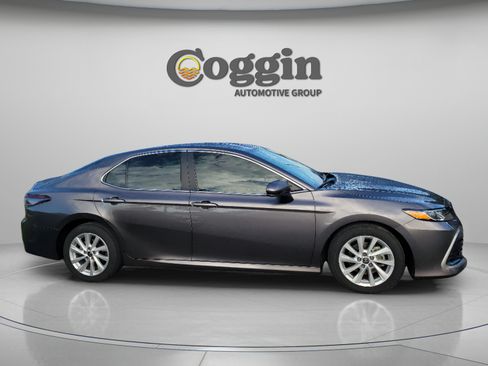 Used 2023 Toyota Camry LE FWD image 7