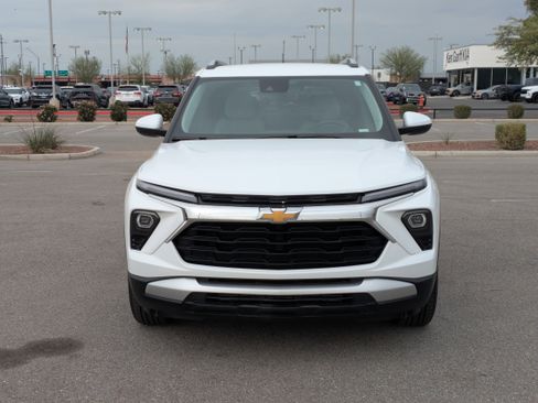 Used 2024 Chevrolet TrailBlazer LT w/ Driver Confidence Package image 8