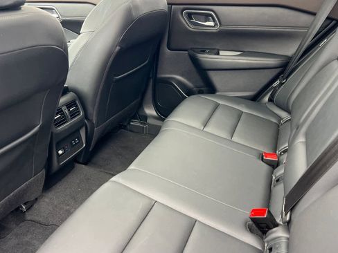 Used 2021 Nissan Rogue SL w/ Premium Package image 5