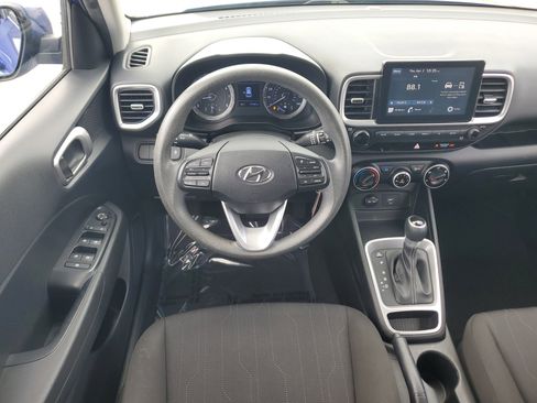 Used 2021 Hyundai Venue SE image 15