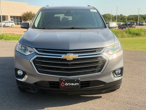 Used 2019 Chevrolet Traverse LT FWD image 2