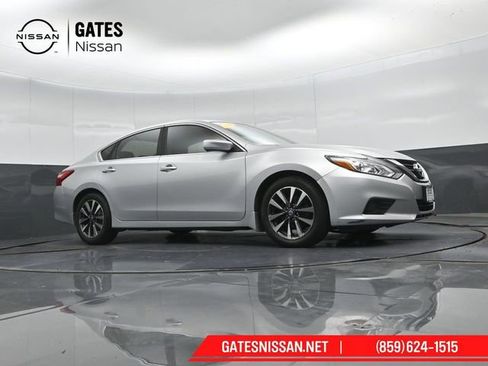 Used 2016 Nissan Altima 2.5 SV FWD image 34