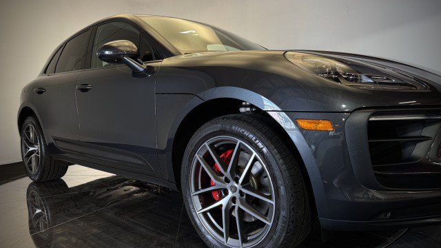 Used 2023 Porsche Macan S AWD/4WD image 26