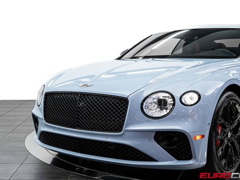 Used 2024 Bentley Continental GT image 12